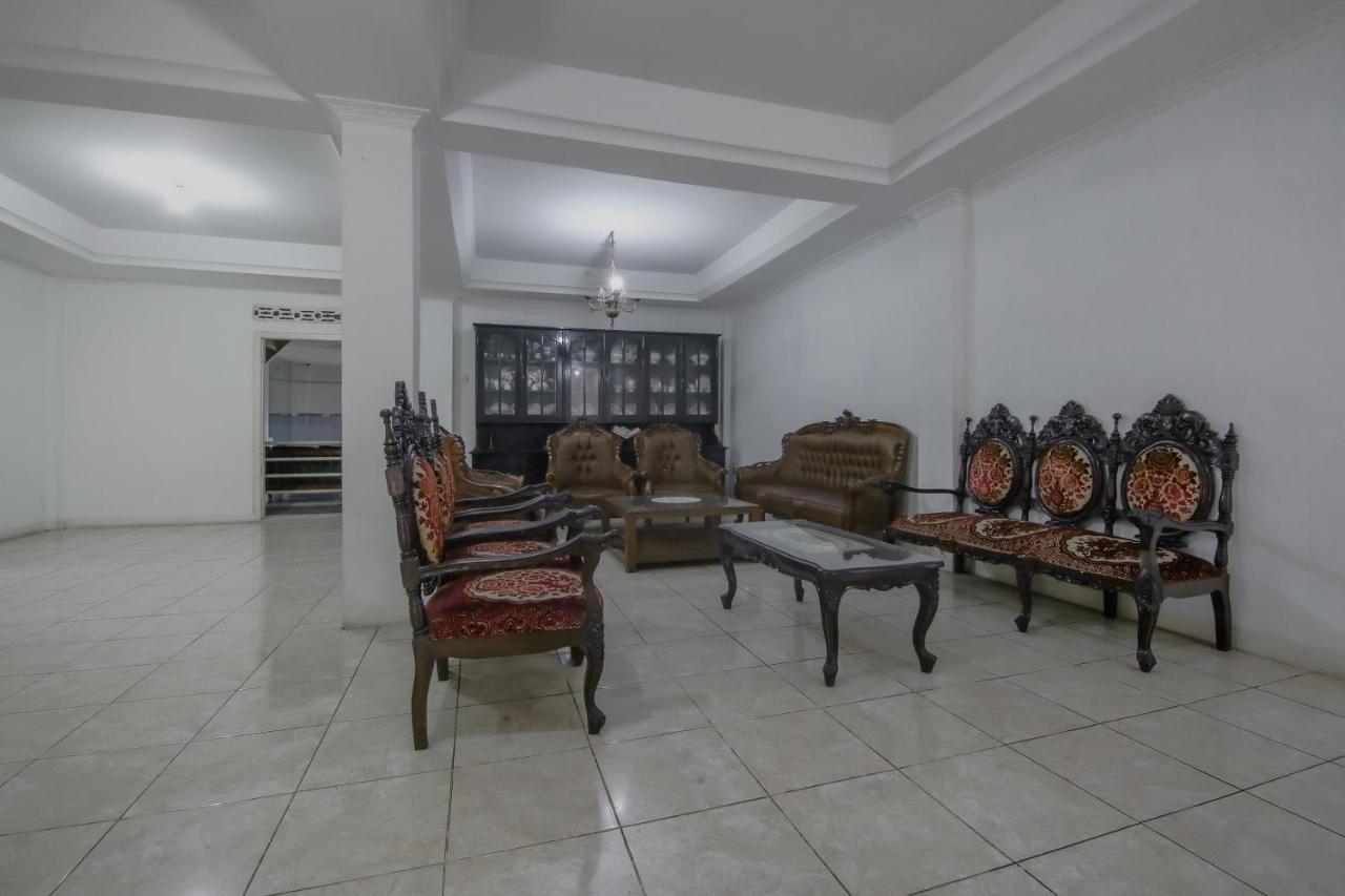 Oyo 3242 Penginapan Saa'Ada Syariah Pagaralam Buitenkant foto